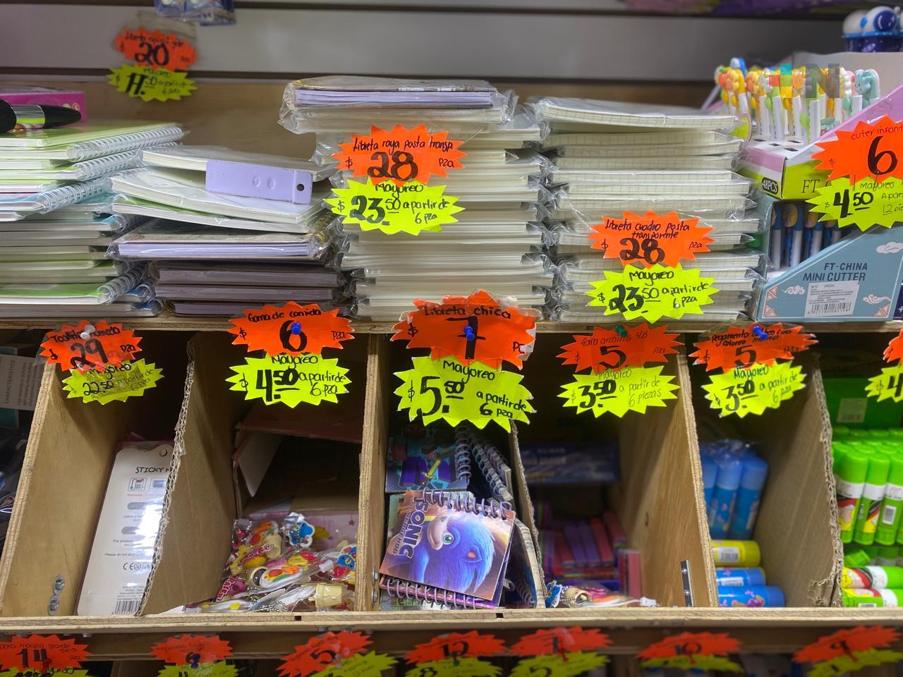 Útiles escolares chinos de dudosa calidad o ilegales ganan compradores por bajo precio