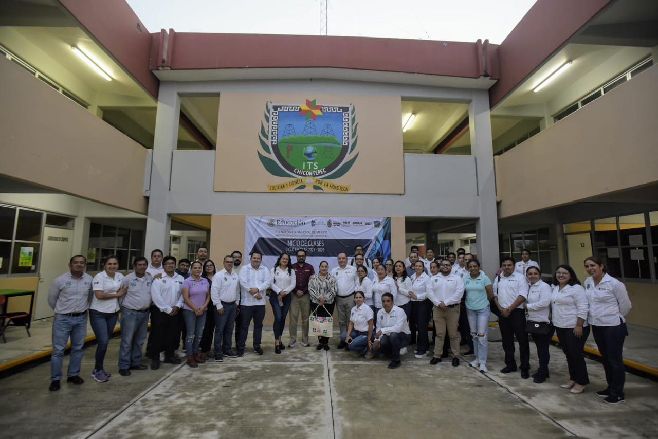 Gobierno y magisterio, unidos por la educación tecnológica en Veracruz