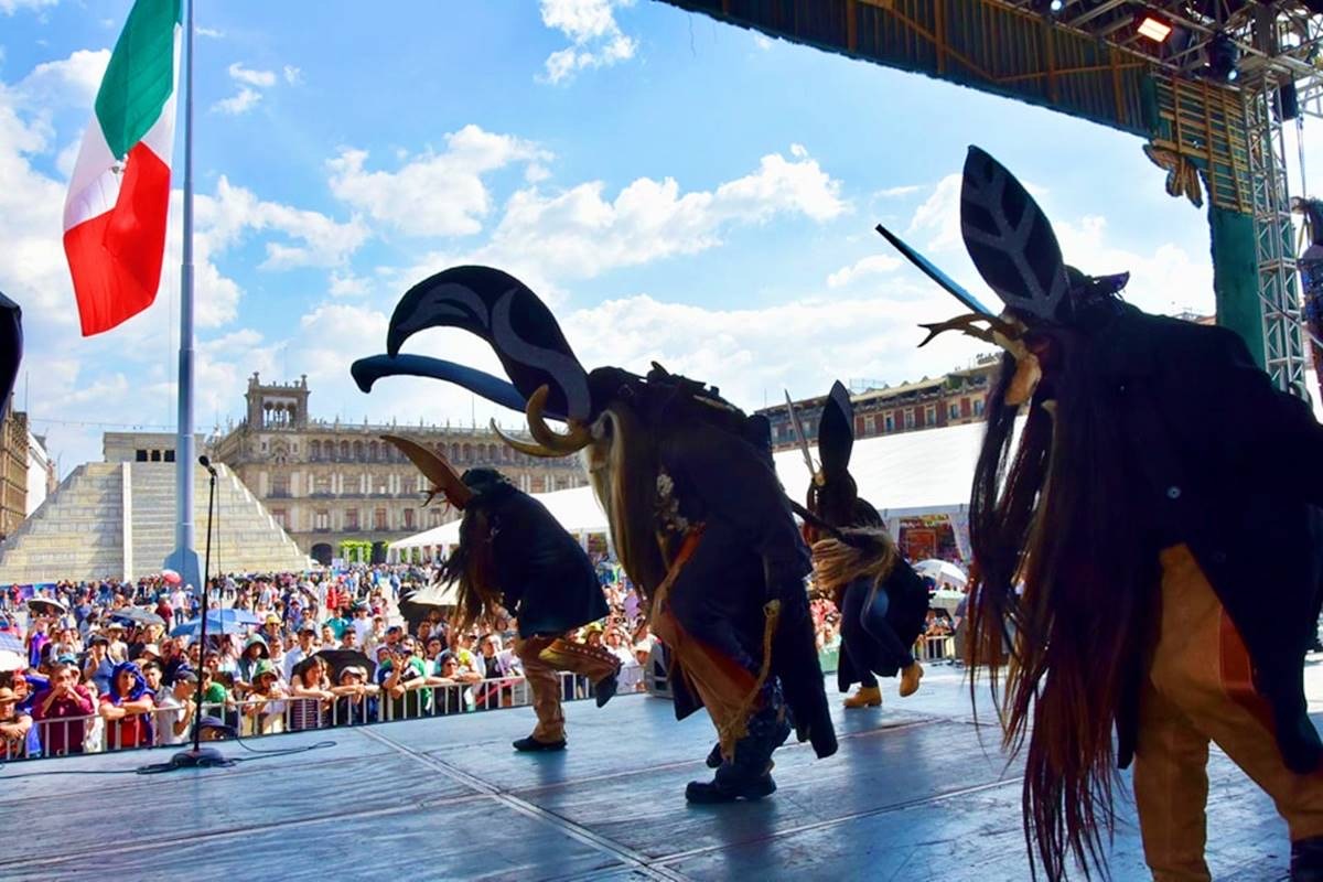 Fiesta de las Culturas Indígenas en el Zócalo CDMX