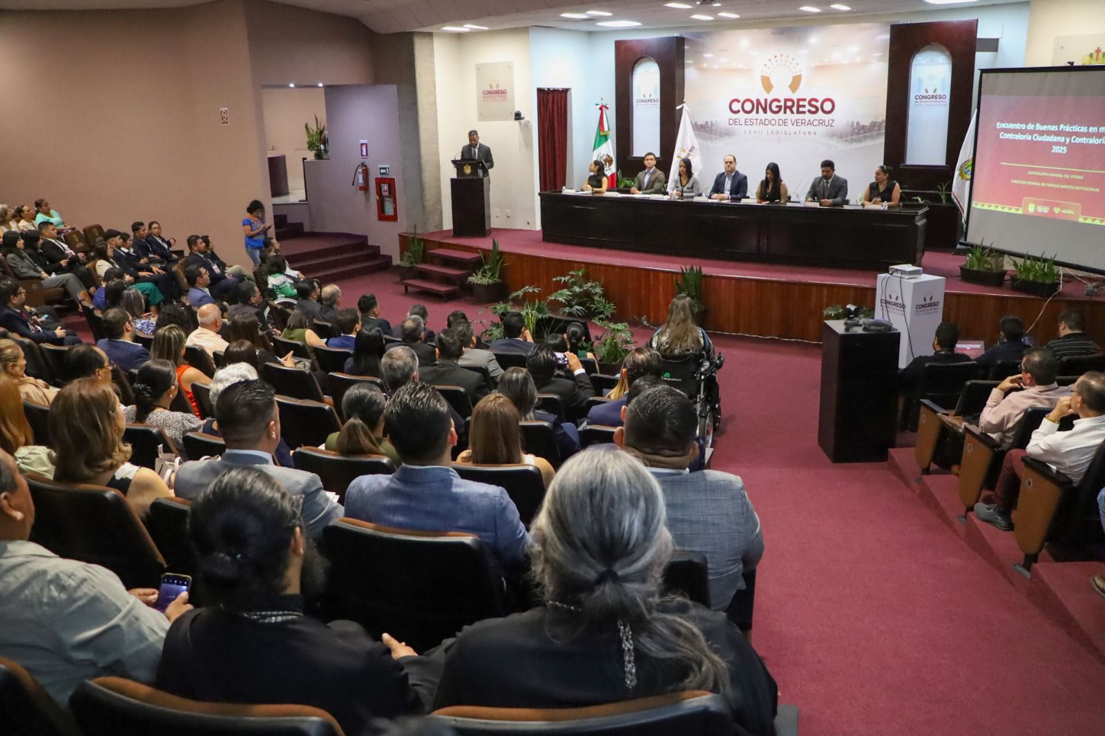 Contraloría impulsa participación ciudadana en Encuentro de Buenas Prácticas 2025