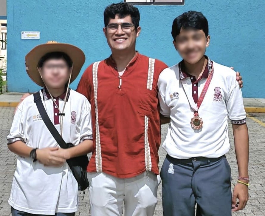 Medalla de bronce para estudiantes del COBAEV en la Olimpiada Estatal de Química