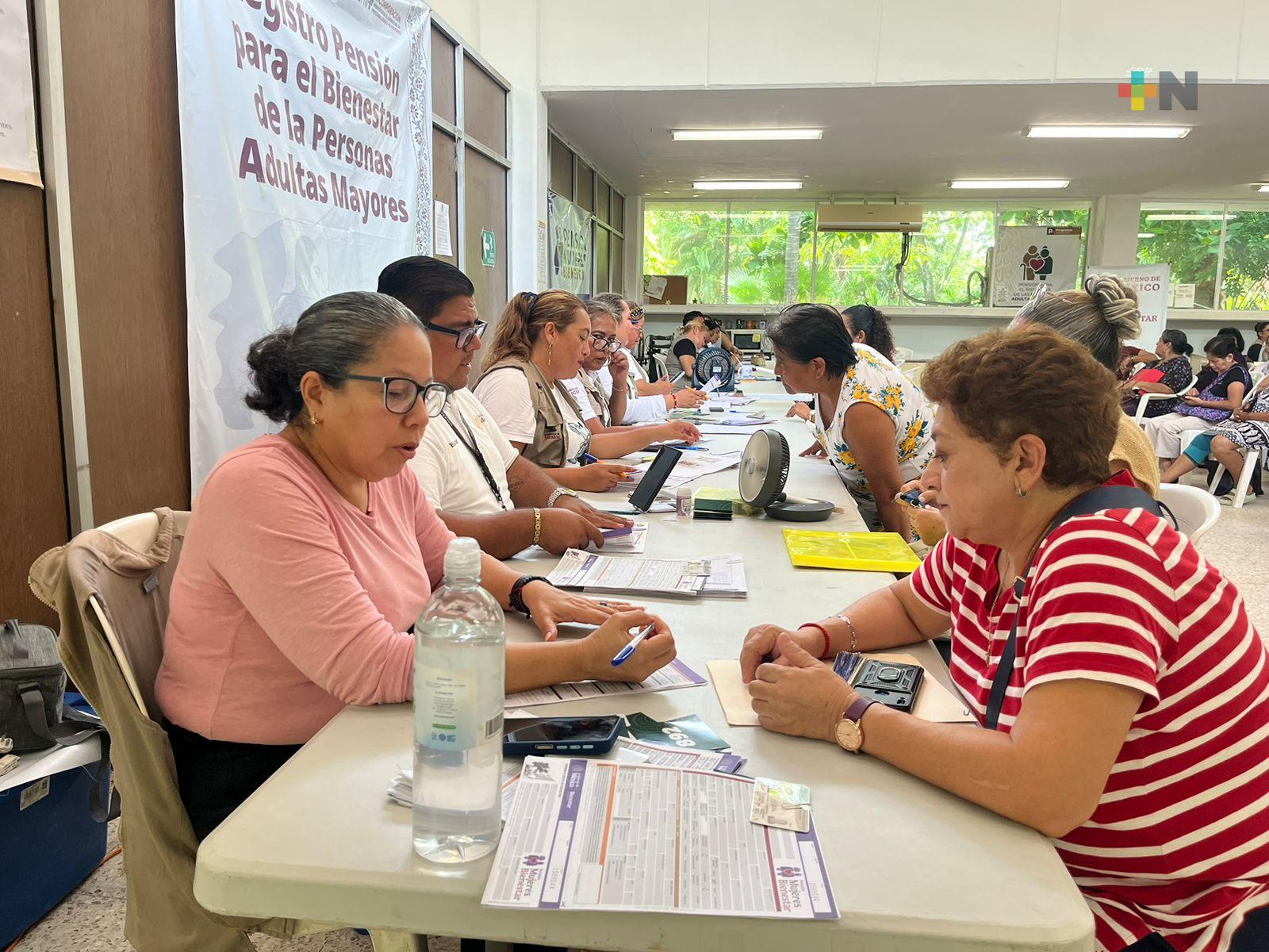 Concurrido el registro de mujeres mayores de 60 años al programa Pensión del Bienestar en Coatzacoalcos