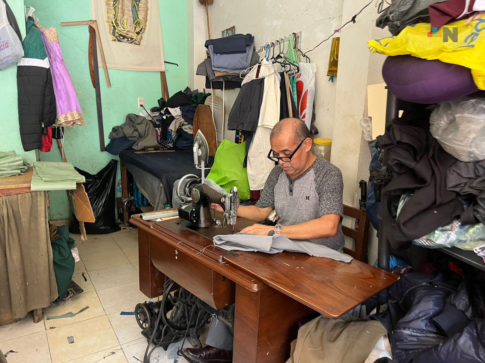 Oficio de sastre podría perderse, a pesar de ser una actividad rentable