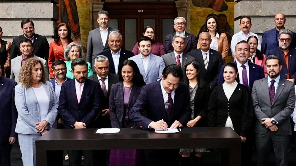 Firma secretario de la SEP acuerdo con autoridades educativas para creación del Bachillerato Nacional