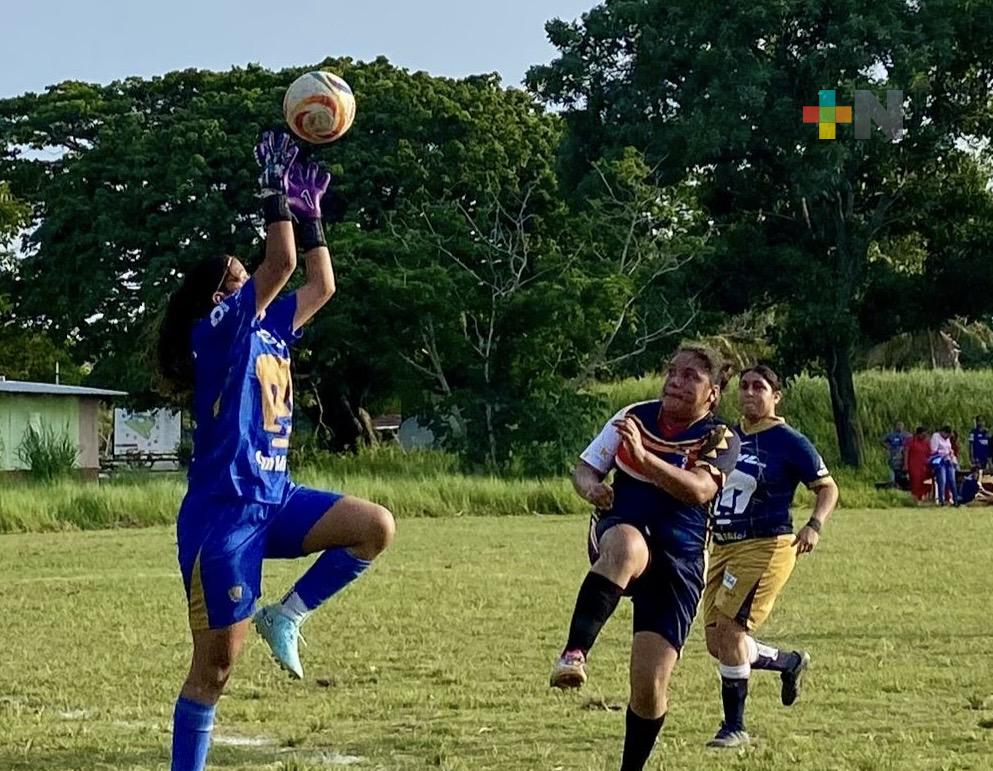 Comienza el Torneo Clausura 2025 de Futbol Femenil en Coatzacoalcos con 10 equipos inscritos