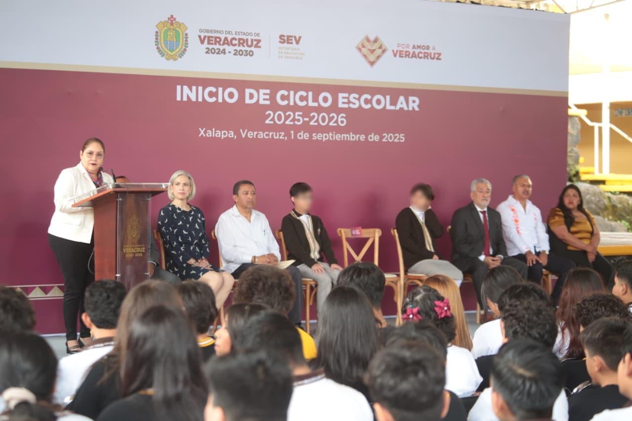 Retornan más de dos millones de estudiantes y casi 137 mil docentes a clases