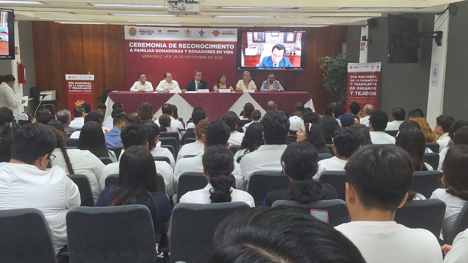 SS reconoce a familias que compartieron esperanza a través del trasplante