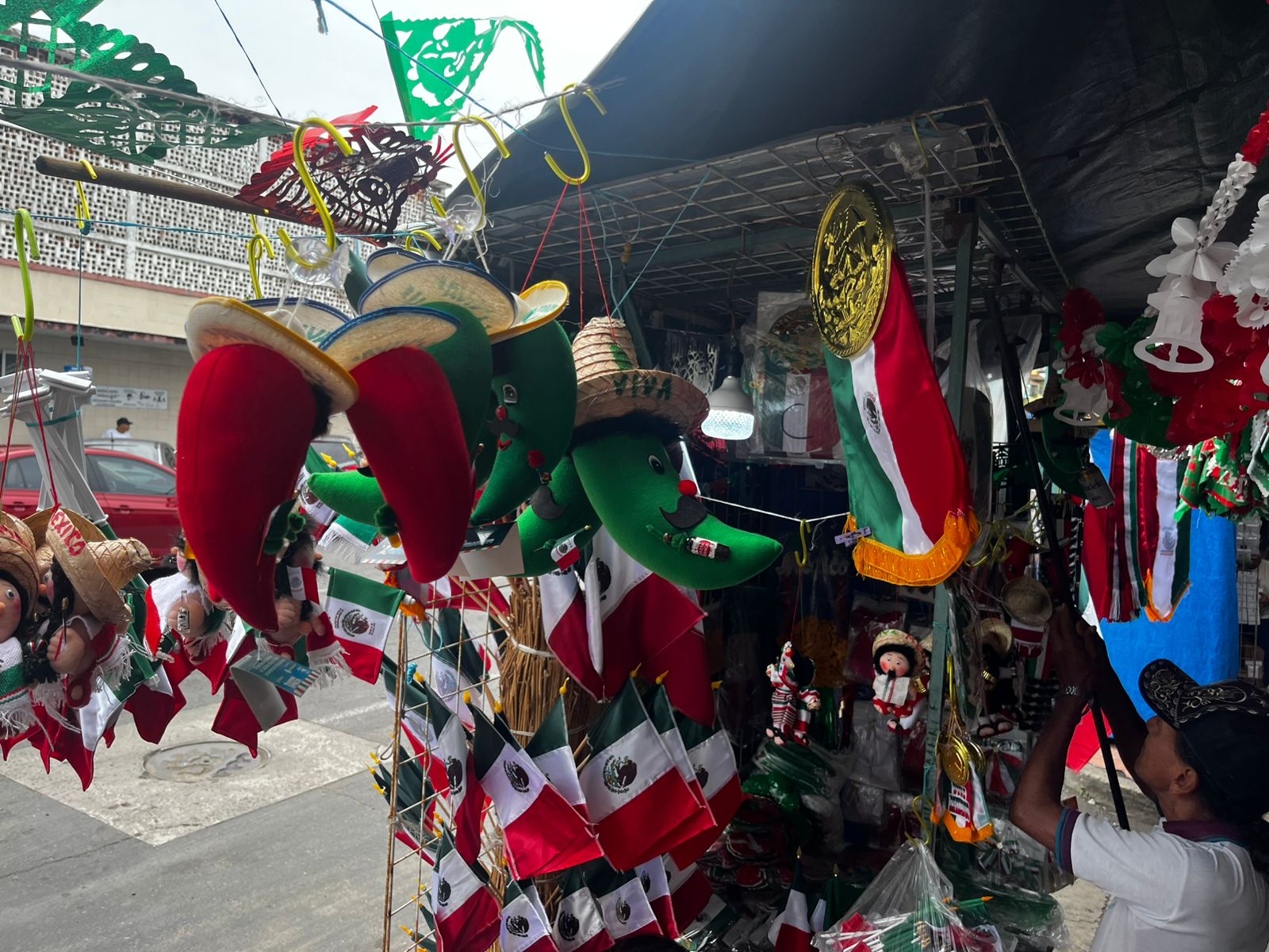 Artículos de Fiestas Patrias no tuvieron la demanda esperada en Veracruz puerto