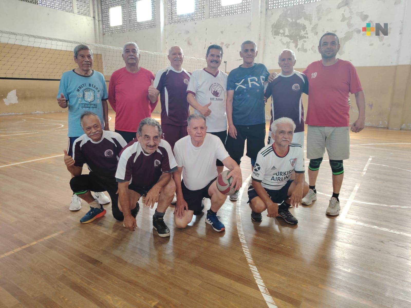 Entrenamientos gratuitos de cachibol, en Banderilla