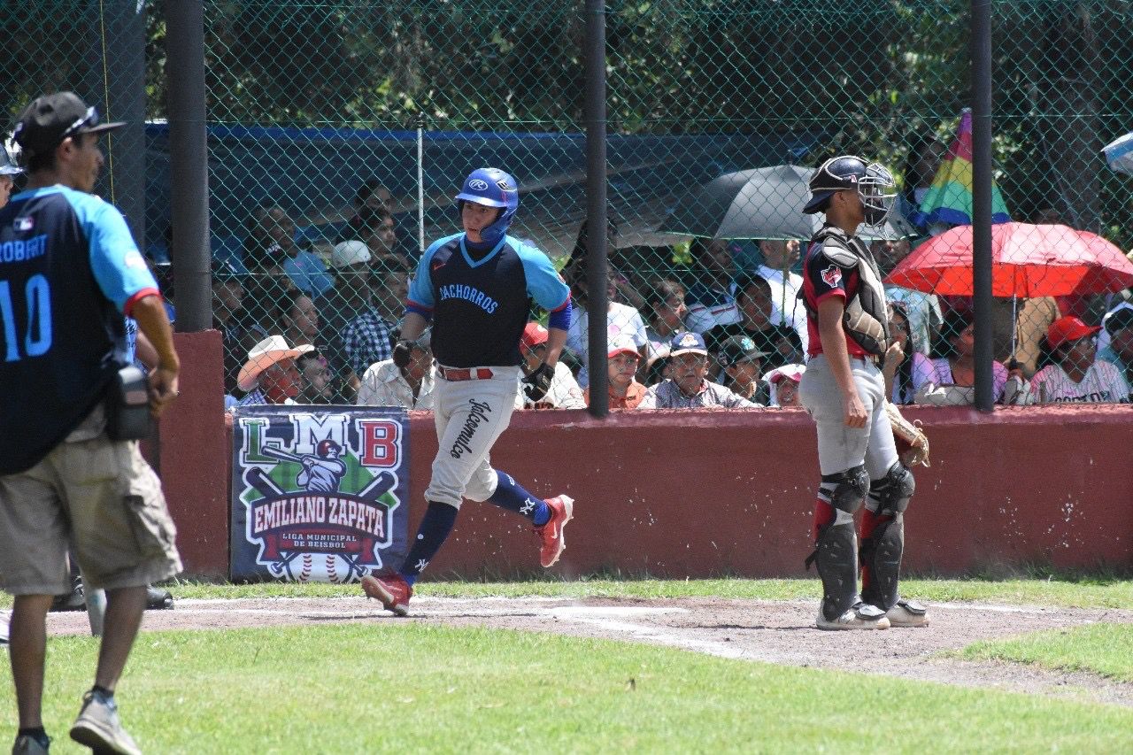 Juego crucial entre Cachorros y Gigantes de Chavarrillo por campeonato en Emiliano Zapata