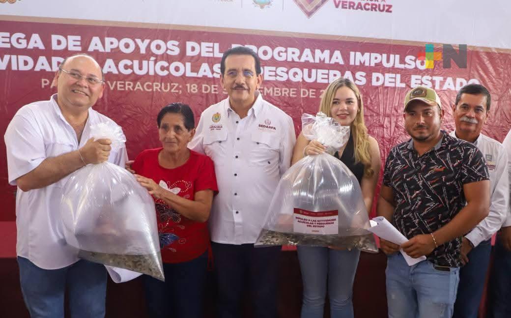Cientos de productores acuícolas reciben el respaldo de la gobernadora en Pánuco
