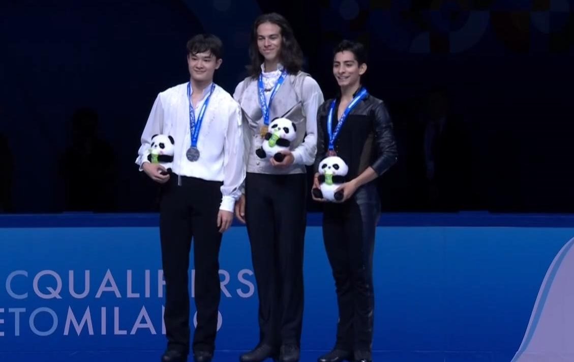 Donovan Carrillo gana bronce y pase olímpico en clasificatorio de China