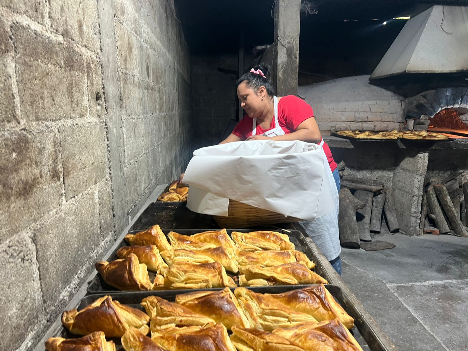 El arte del pan de leña: tradición que perdura en la Cuenca del Papaloapan