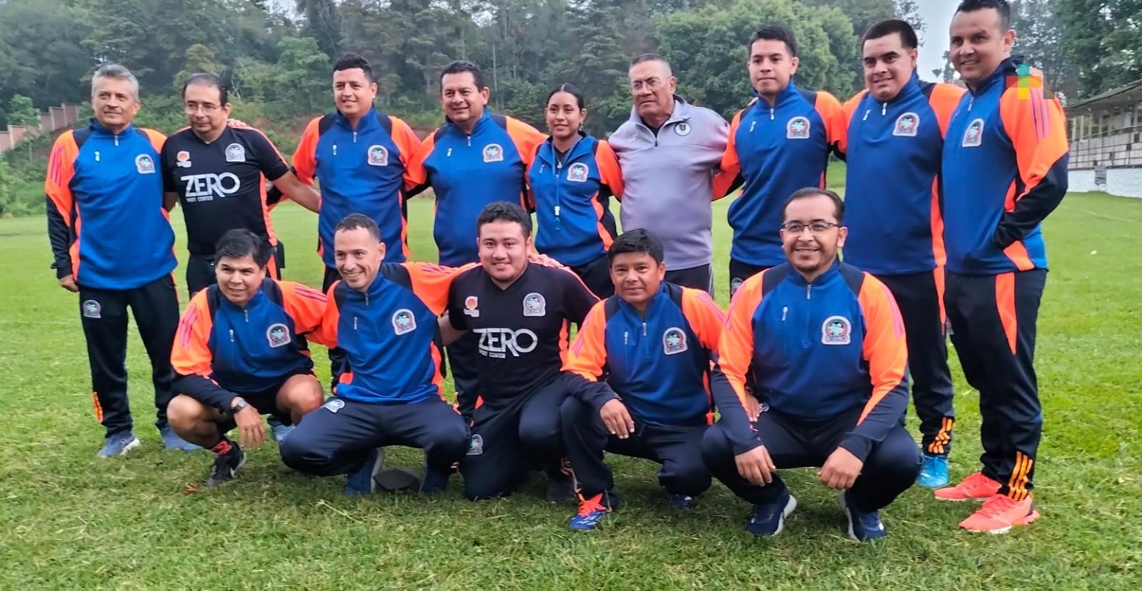 Reestructuran equipo de entrenadores del club Delfines de Xalapa
