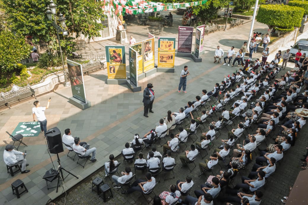 SECVER lleva arte y cultura a Misantla con la Galería Móvil 2025