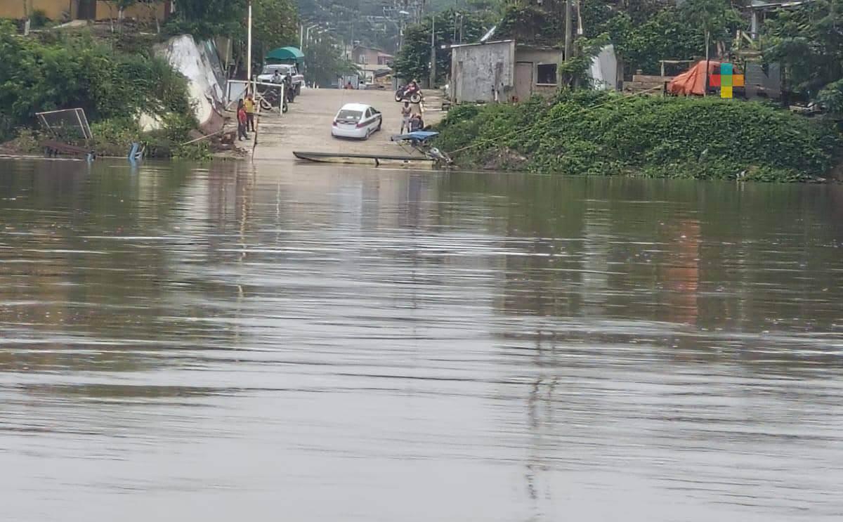 Habitantes de Hidalgotitlán quedan incomunicados