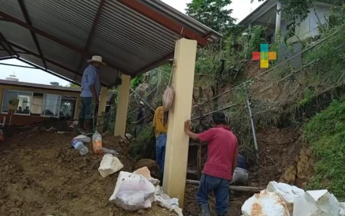 Lluvias afectan Jardín de Niños en comunidad de Texcatepec