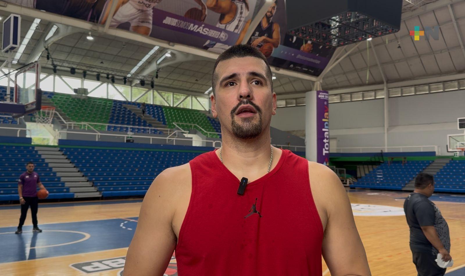 Jorge Camacho y Jaysean Paige listos para debutar con Halcones