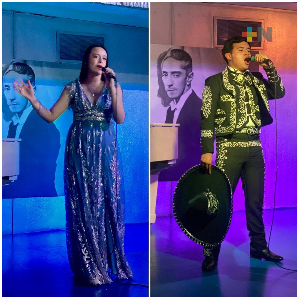 Jóvenes rinden homenaje a Agustín Lara