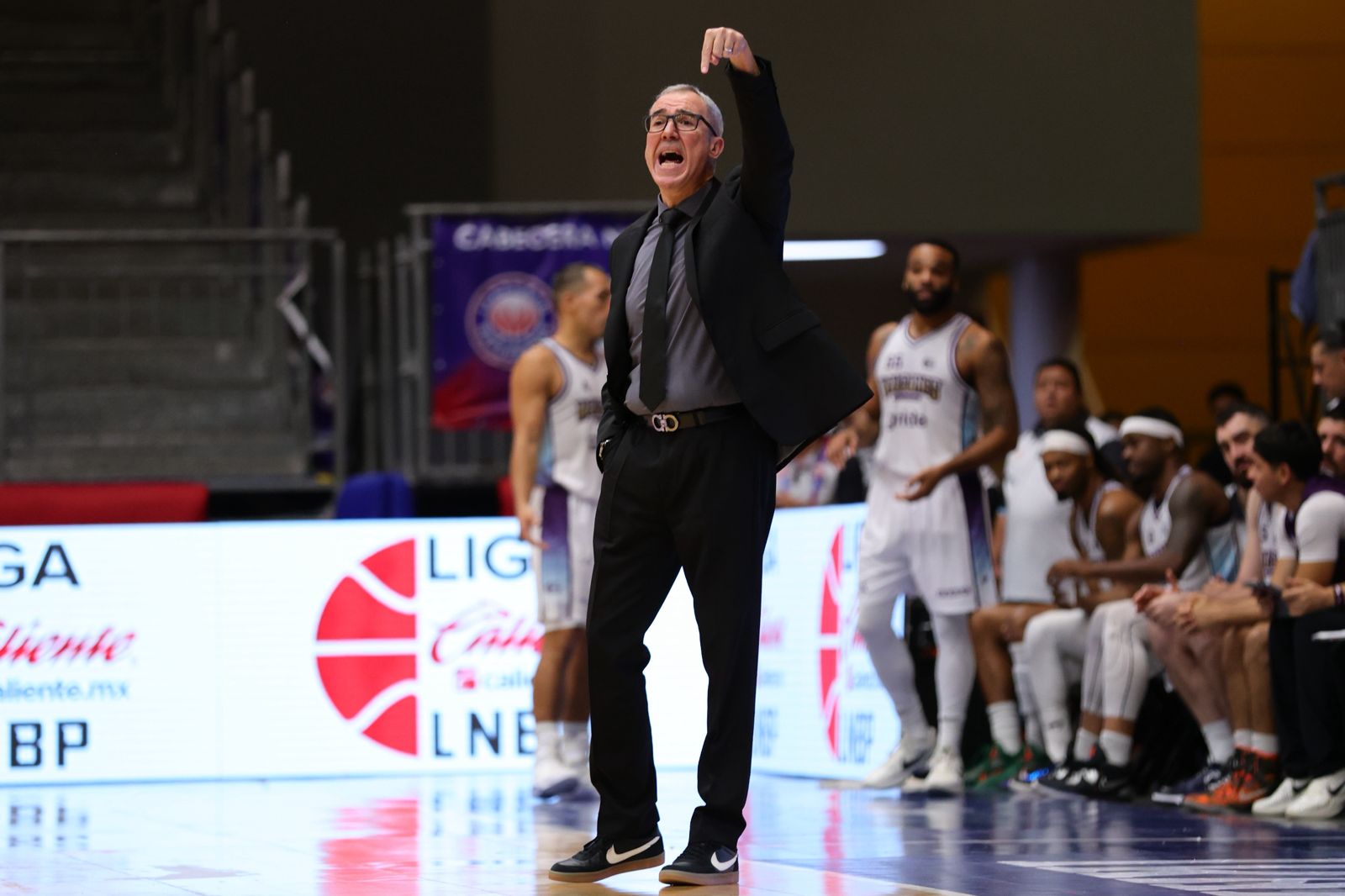 Paco Olmos dirigirá a Lobos Puebla