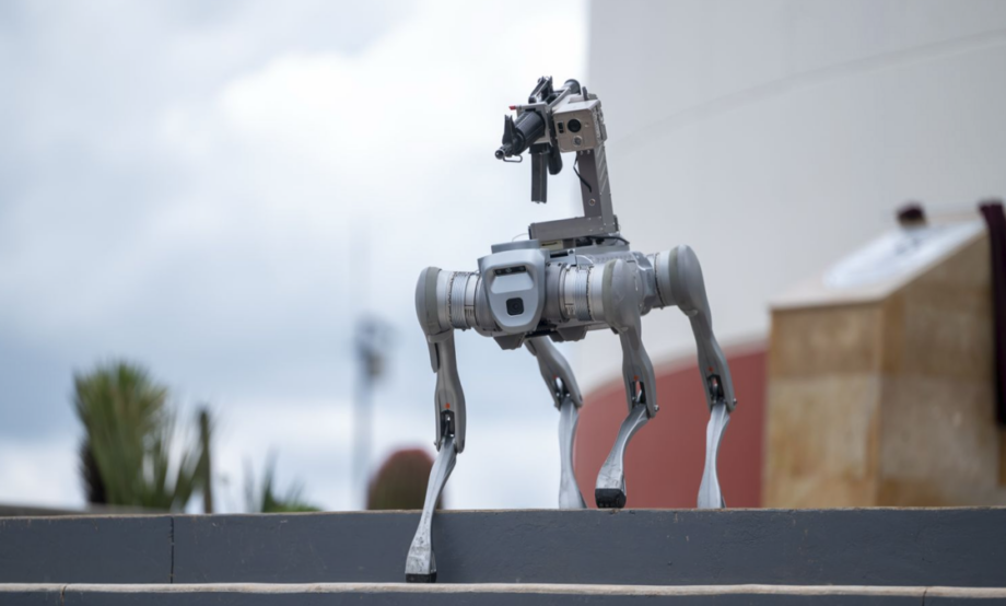 Zacatecas presenta “perro robot” para reforzar la seguridad