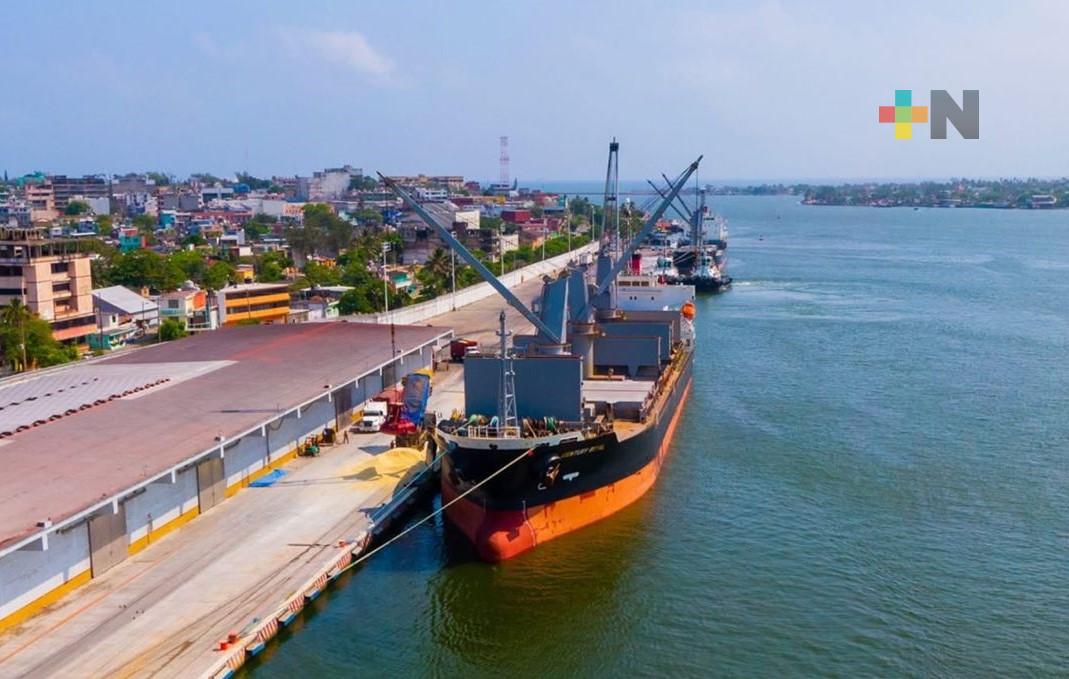 Puerto de Coatzacoalcos en el top 5 nacional por volumen de carga, principalmente petrolífera