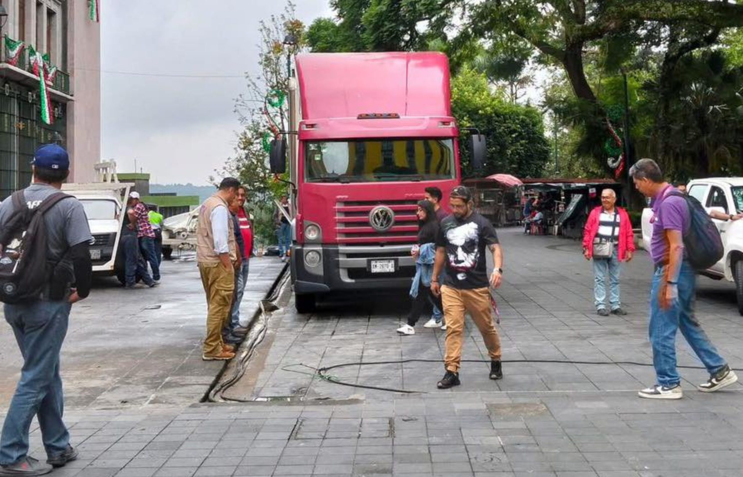 Últimos preparativos para el Grito de Independencia en Xalapa