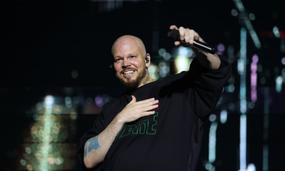 Residente reúne a 180 mil personas en Zócalo de CdMx