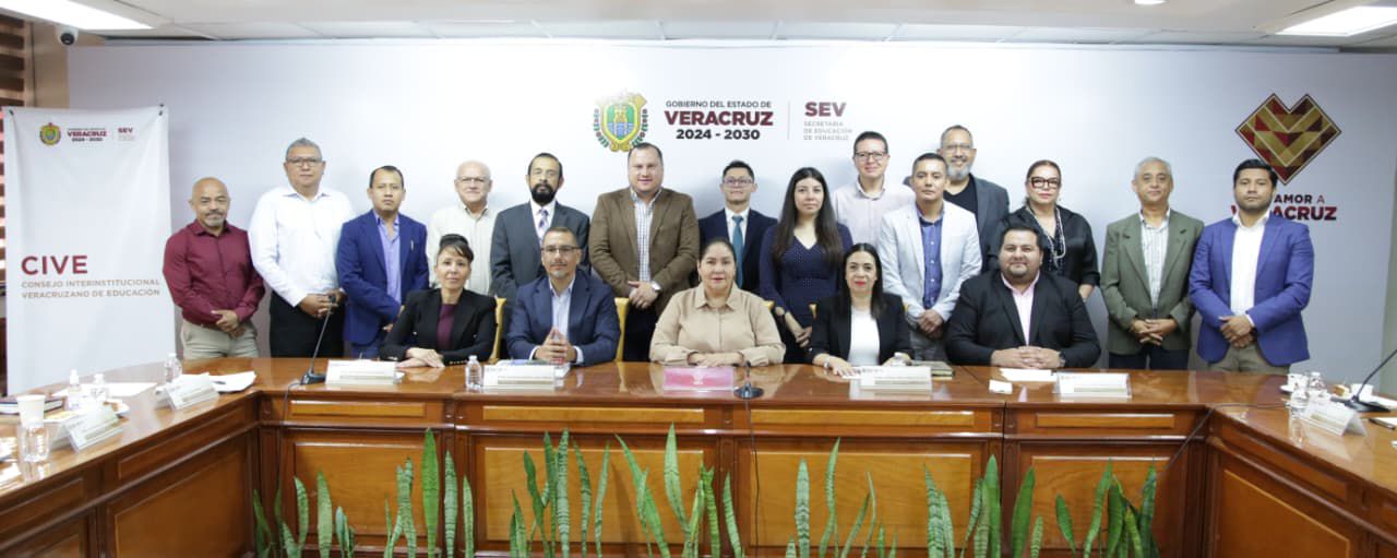 Avanza Veracruz en digitalización de fichas informativas del alumnado