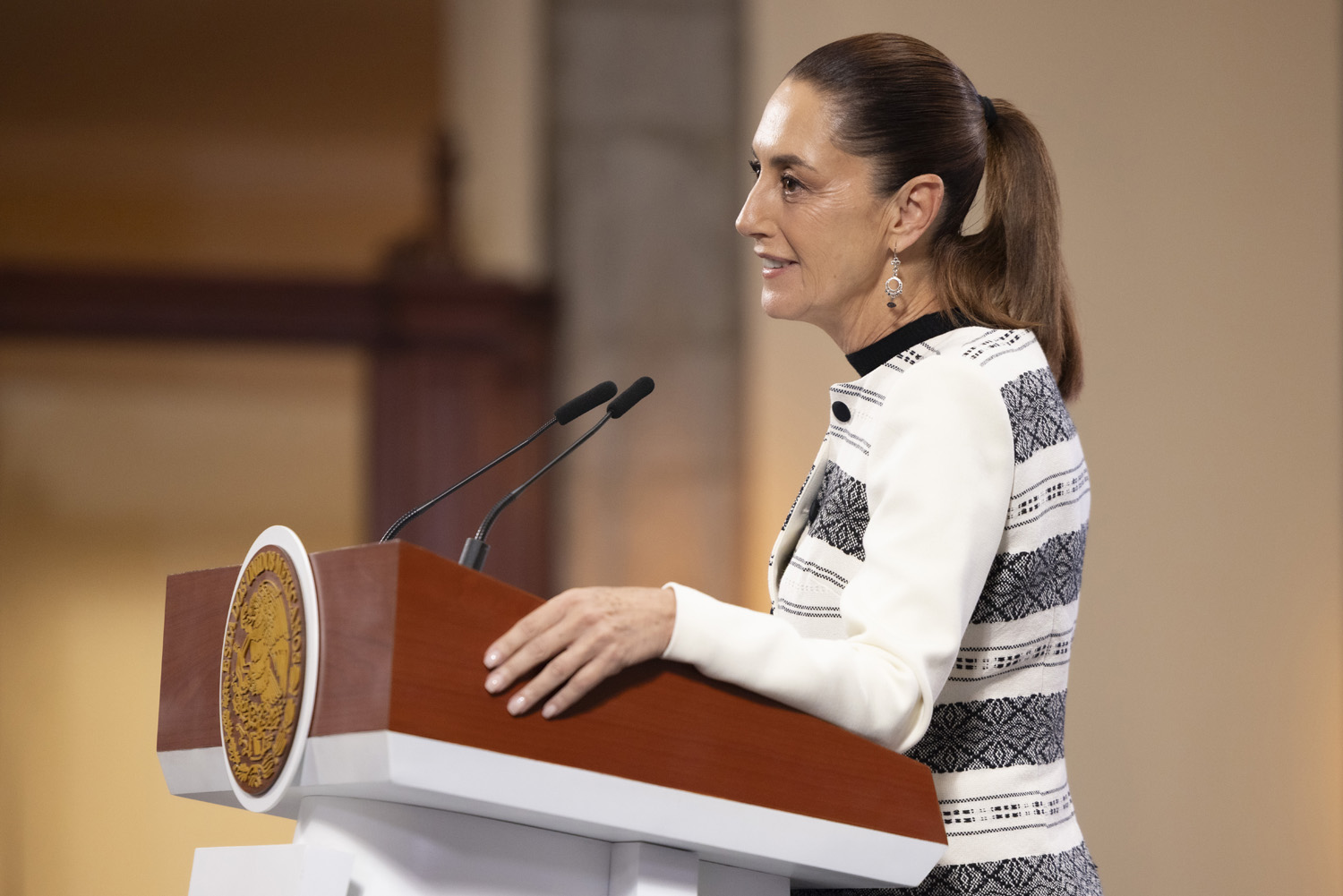 Podrían sumarse nuevos expertos al caso Ayotzinapa: Sheinbaum