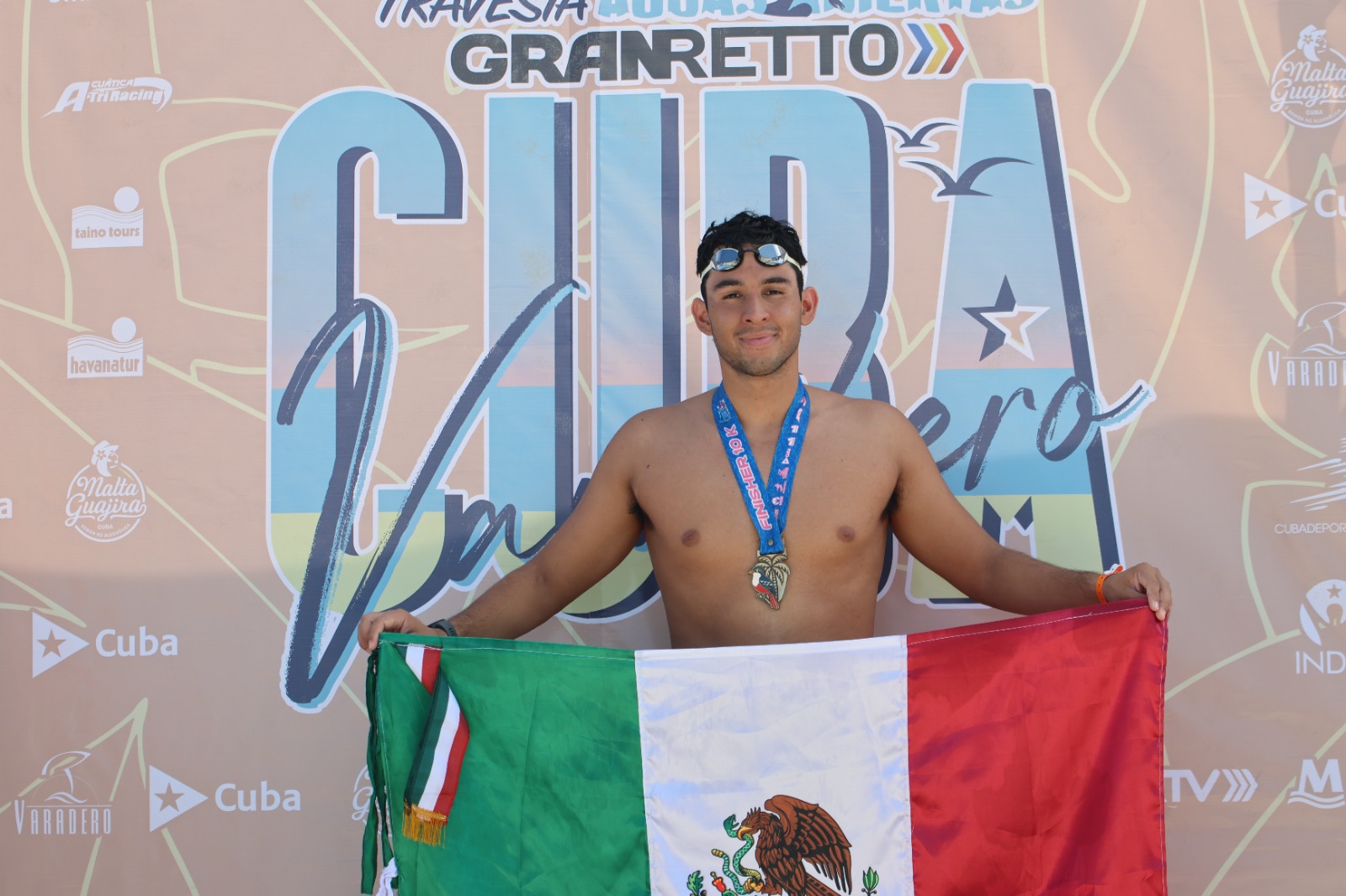 Veracruzano Ramsés Miranda bicampeón de aguas abiertas en Varadero, Cuba