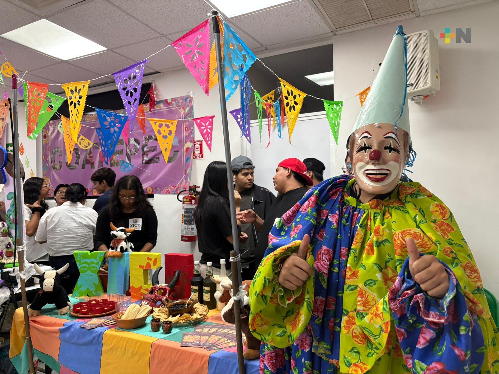 Estudiantes del Tec de Xalapa realizan Tianguis Turístico