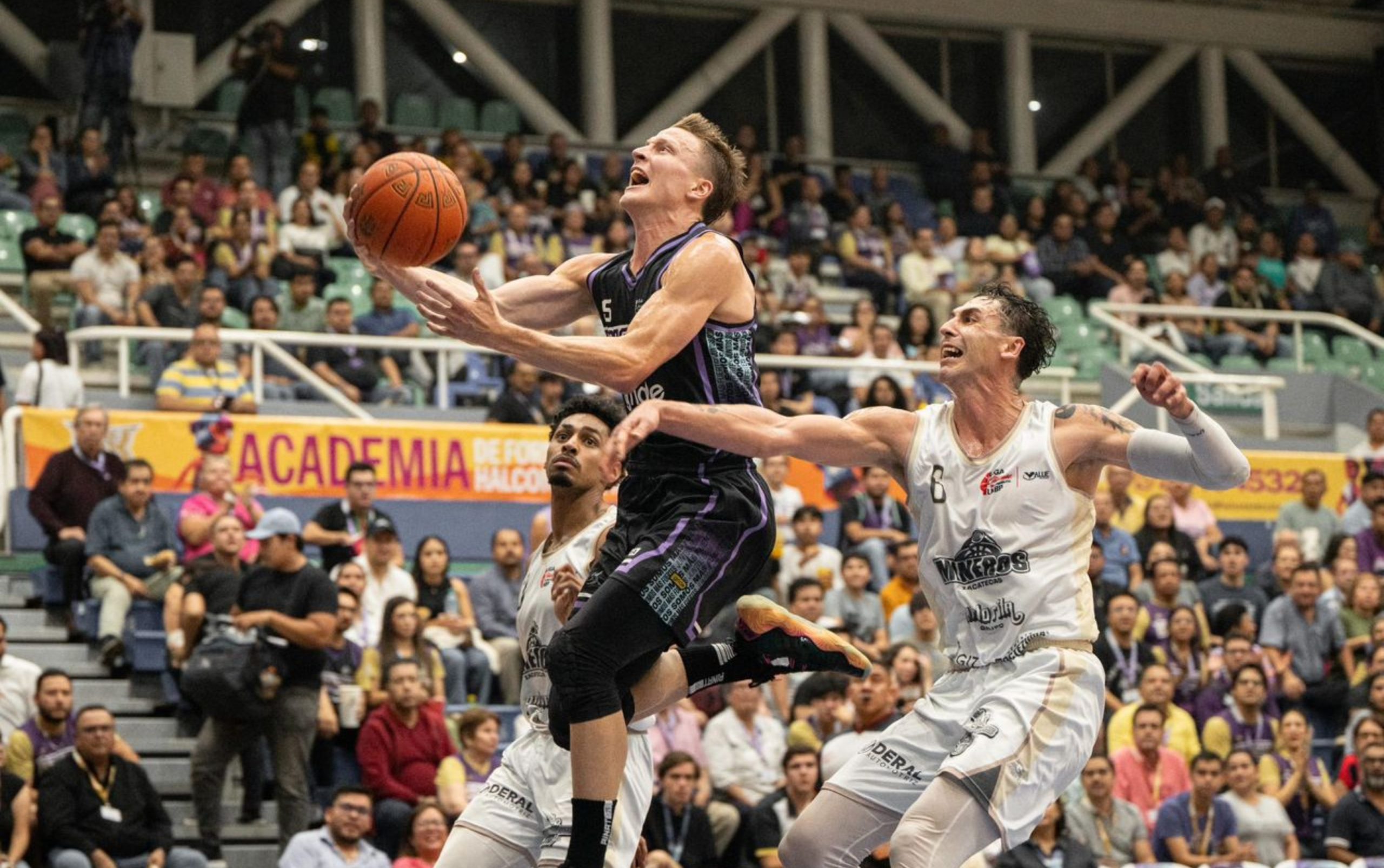 Halcones vence a Mineros en inicio de la serie