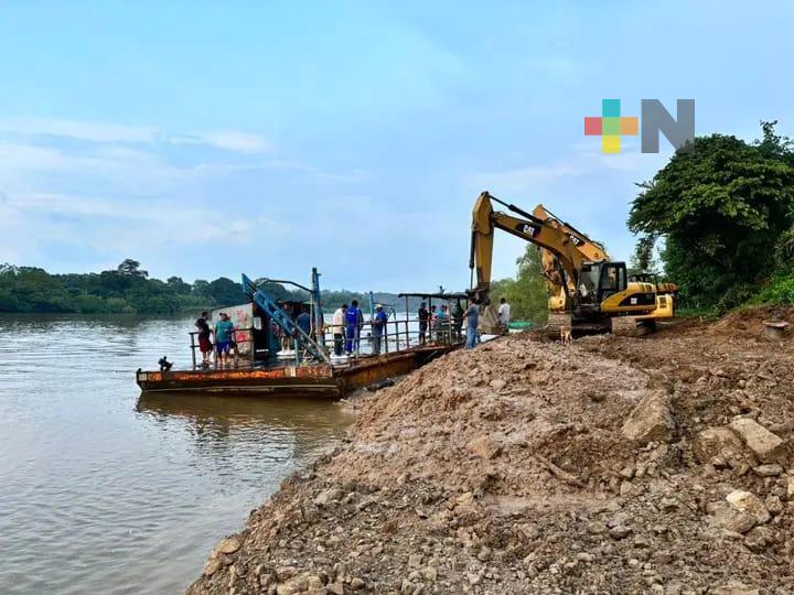 Rescatan embarcación hundida en río Coatzacoalcos