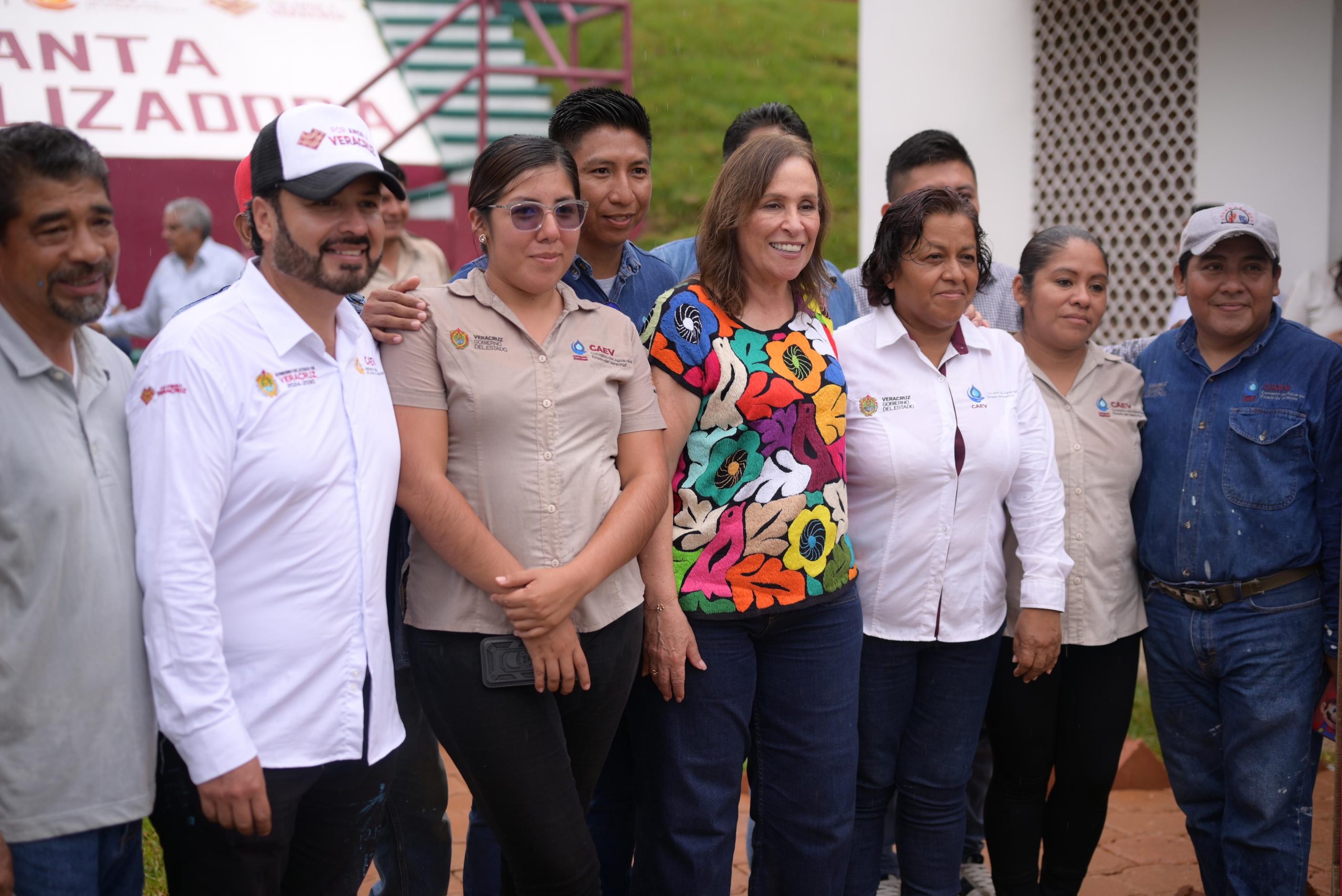 Rocío Nahle garantiza agua de calidad para Sayula de Alemán