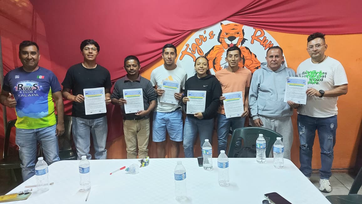 Serial de atletismo en Coatepec de cara a la Gimnasiada Nacional