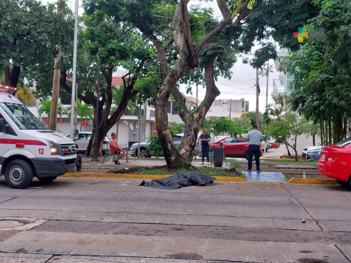 Adulto mayor falleció tras desvanecerse en calle de Veracruz