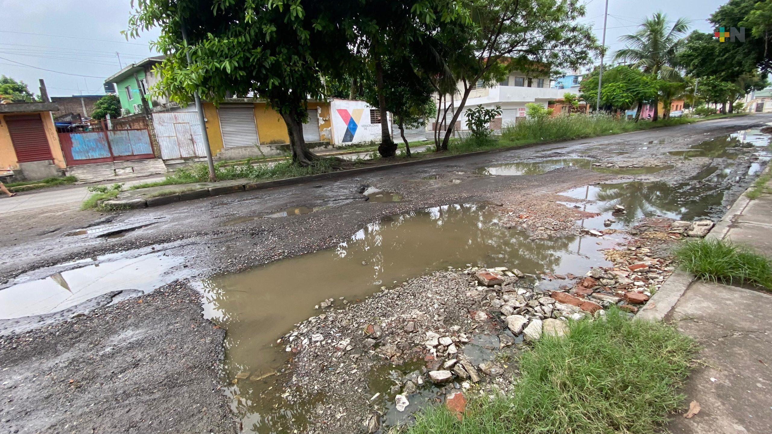 Malas condiciones en calles de colonia Pocitos y Rivera de Veracruz puerto