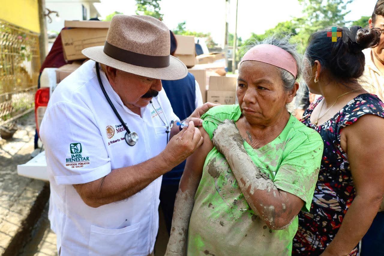 IMSS-Bienestar aplica más de 20 mil vacunas en zonas afectadas por inundaciones en el norte del estado