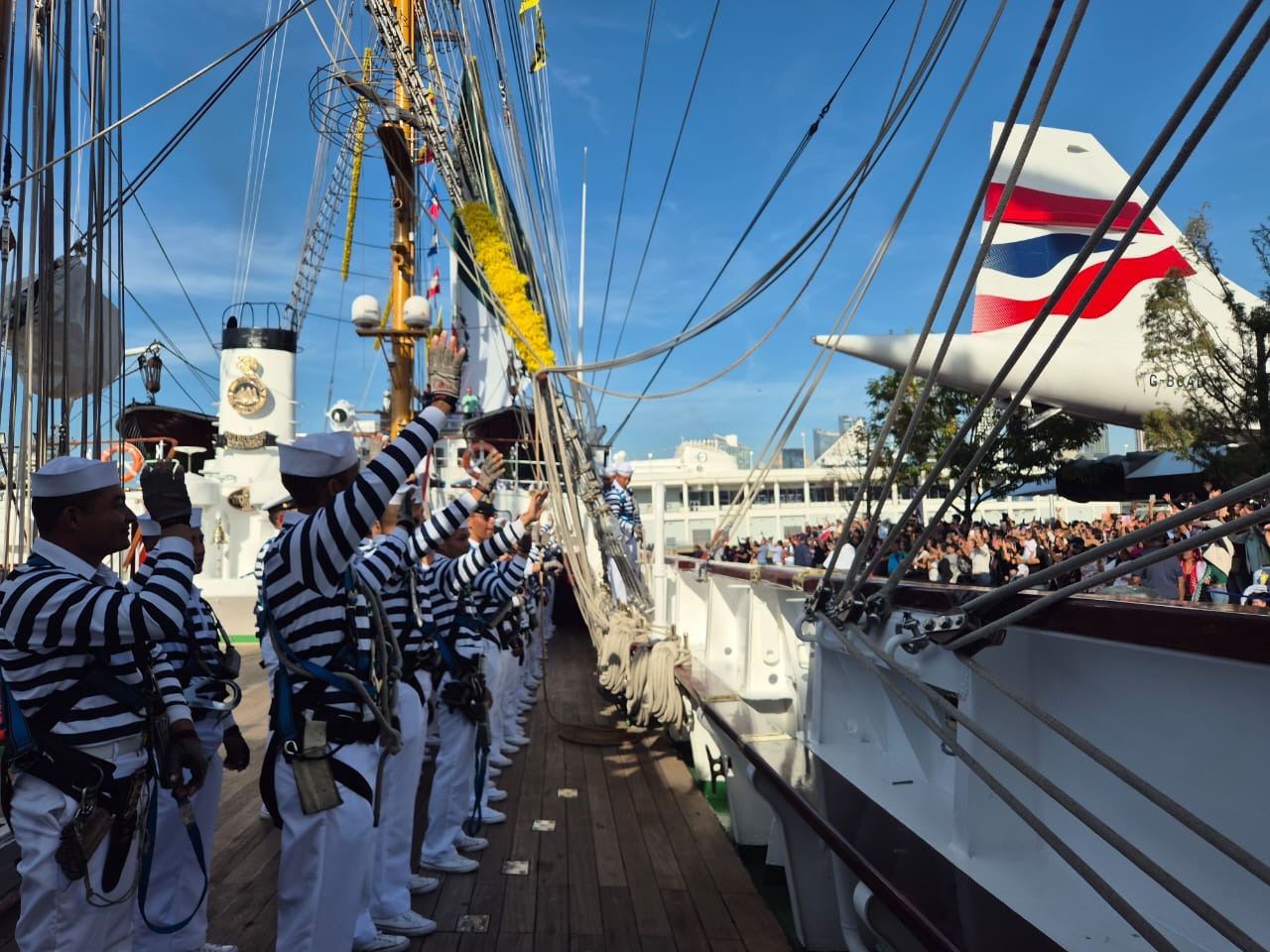 Zarpa el Buque Escuela Cuauhtémoc rumbo al Bicentenario de la Independencia