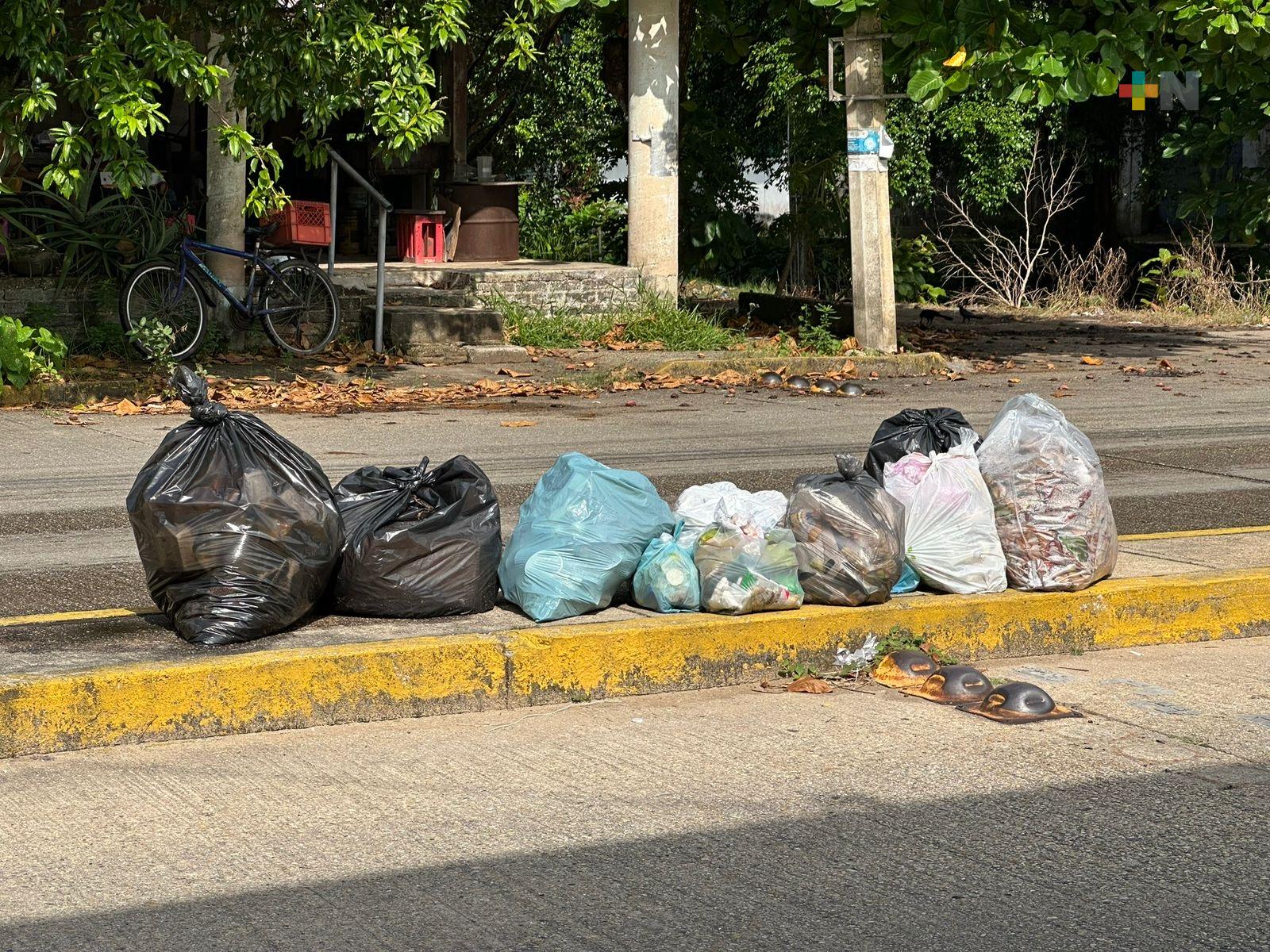 Acumulación de basura preocupa a vecinos de Coatzacoalco