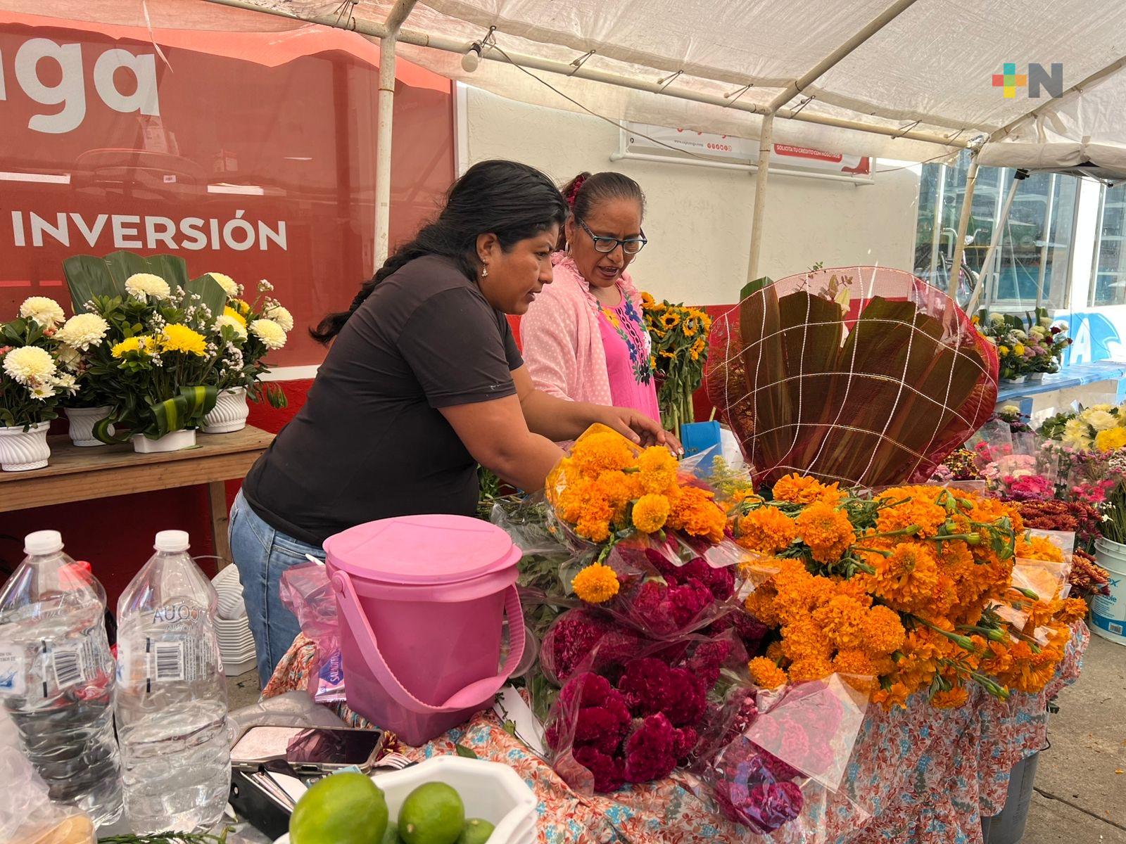 Tres Valles honra a sus difuntos con limpieza y color en el panteón municipal