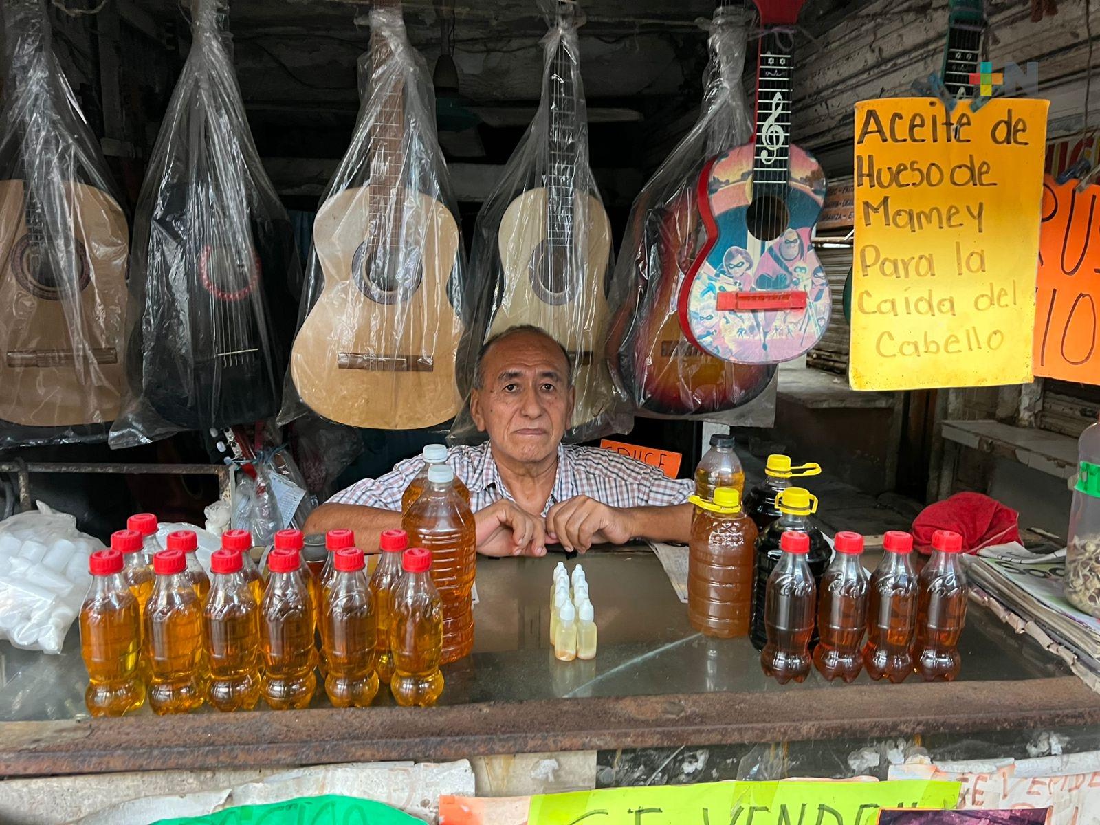 Tres Valles enfrenta bajas ventas; programas sociales dan respiro al comercio