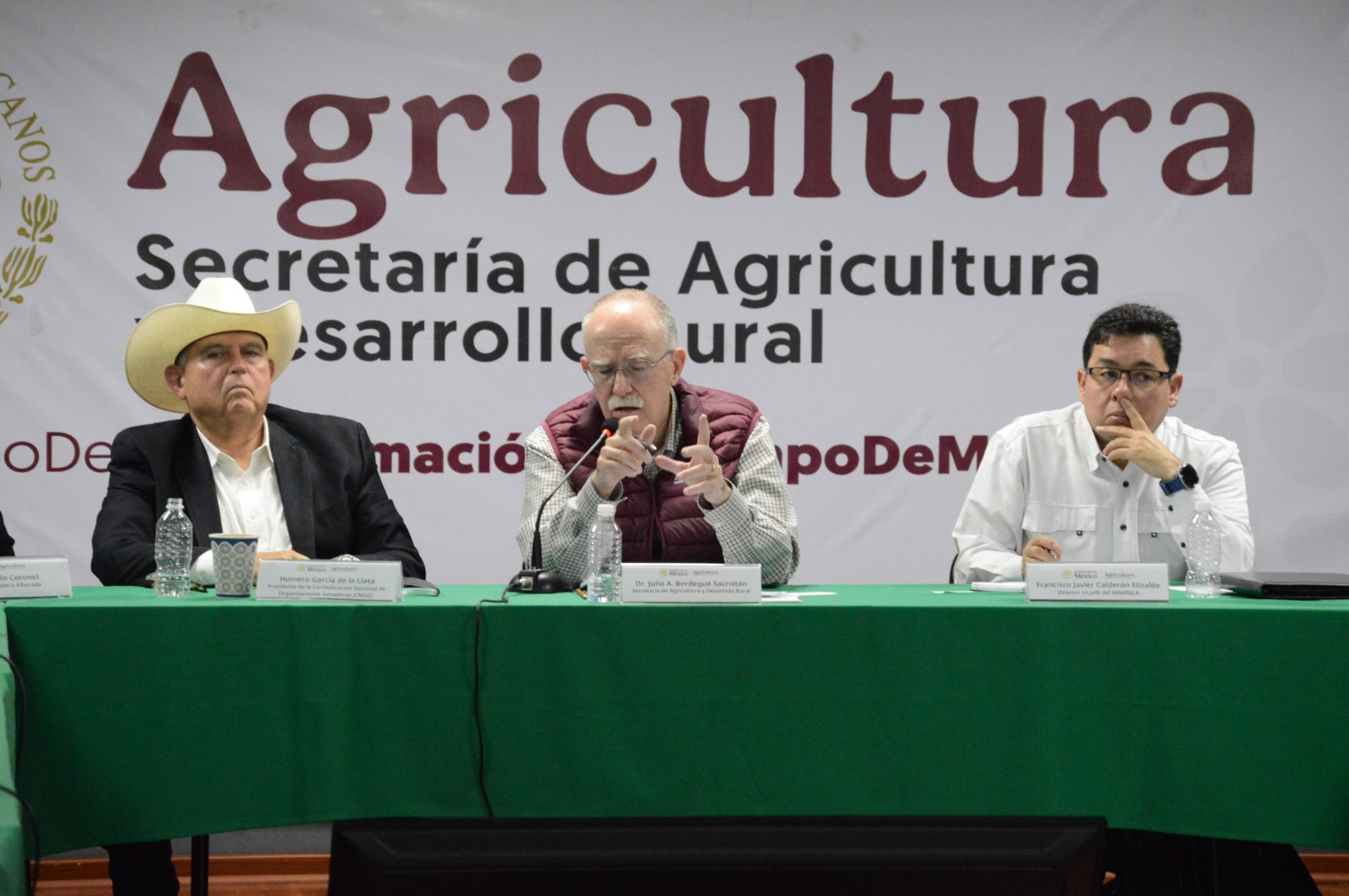 Agricultura se reúne con ganaderos y refuerzan mecanismos de control contra GBG