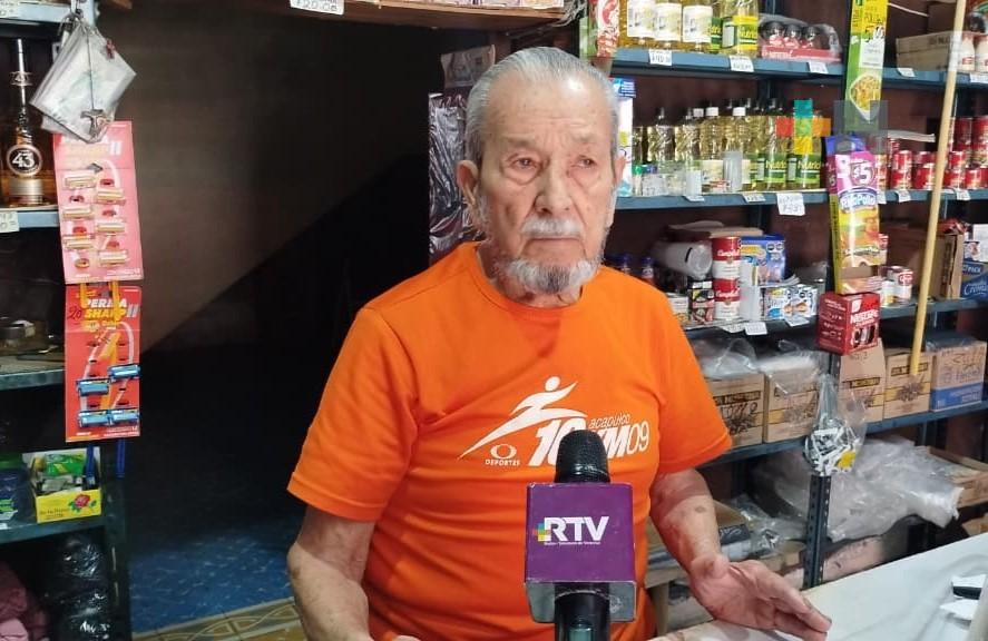 Don Andrés, xalapeño que encontró en el comercio y el deporte una forma de superarse