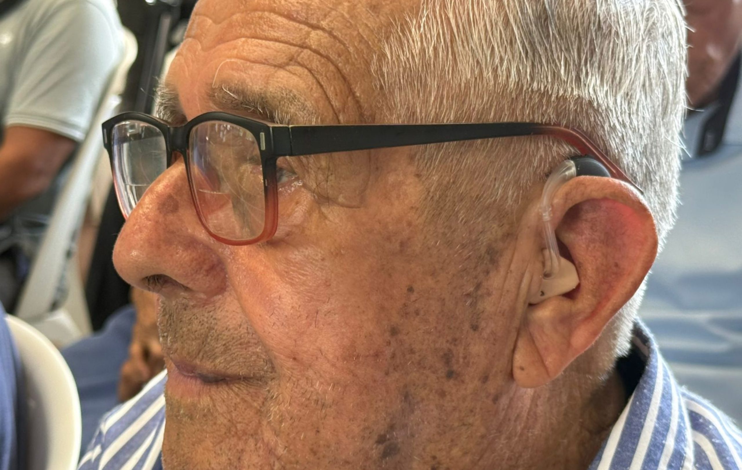 En Coatzacoalcos entregan más de 600 aparatos auditivos