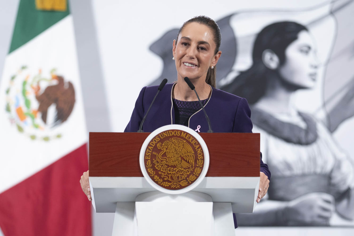 Sheinbaum anuncia proyectos orientados a  soberanía en producción de medicamentos