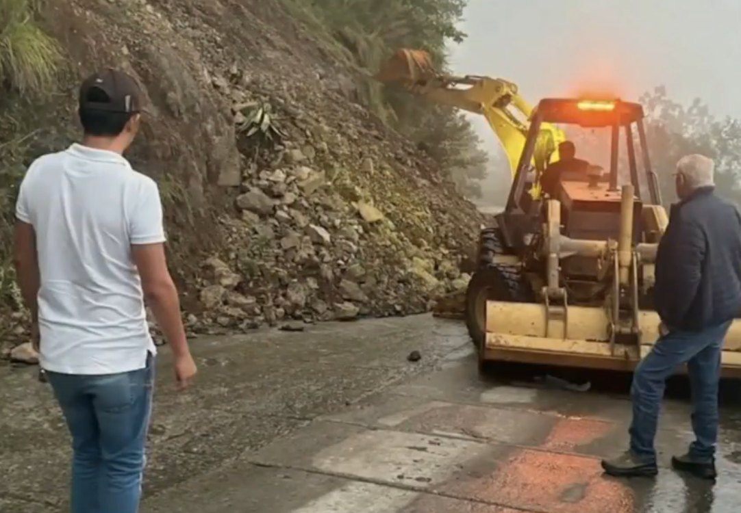 Continúan trabajos para restablecer comunicación carretera en norte de Veracruz: Rocío Nahle