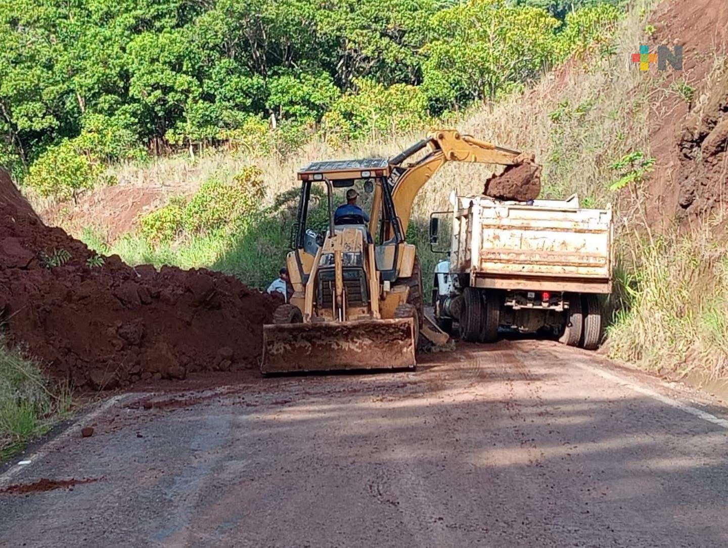 Lluvias provocan deslaves y derrumbes en municipio de Tatahuicapan