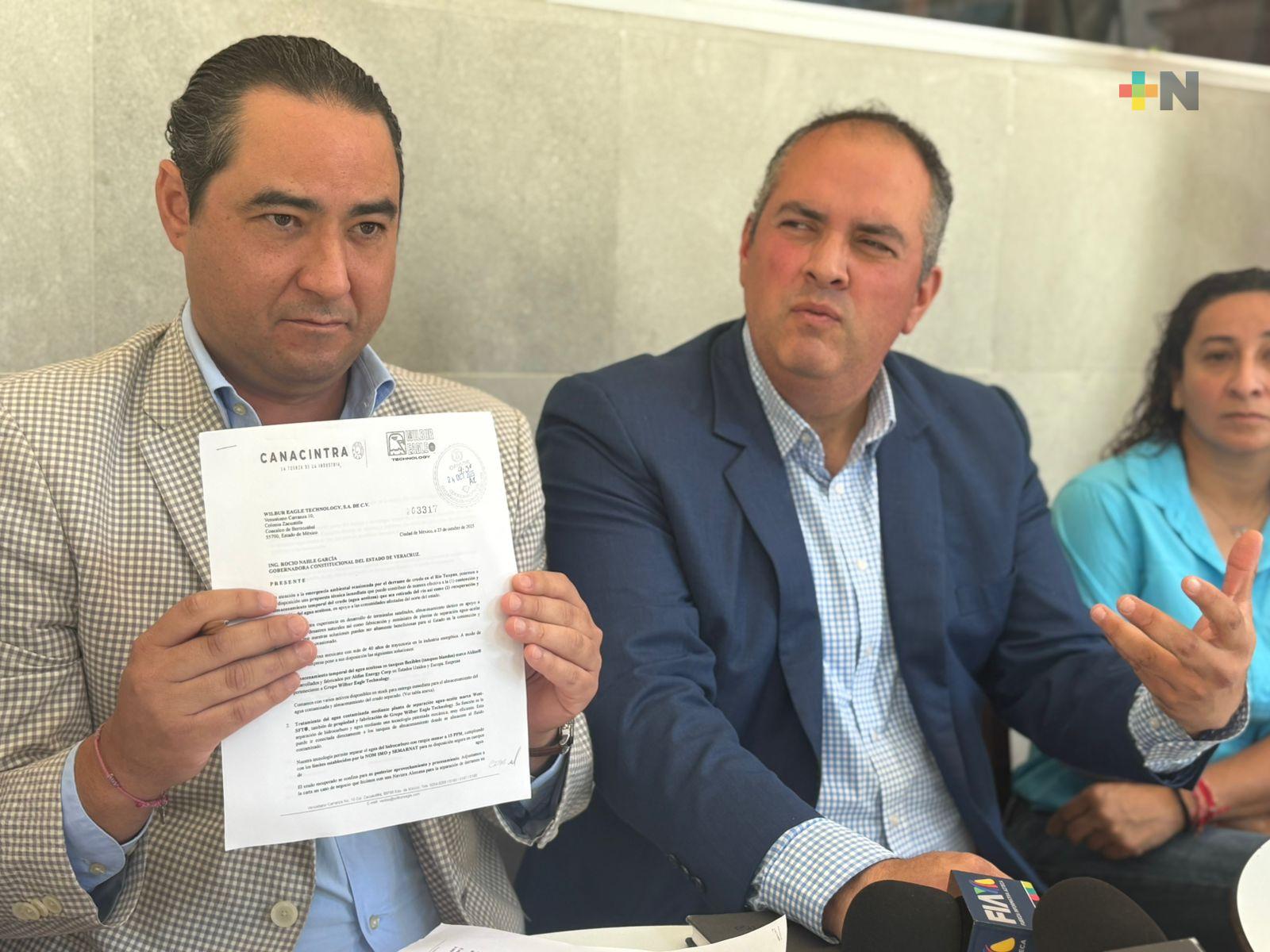 Empresarios alzan la mano para retiro de hidrocarburos en río Pantepec